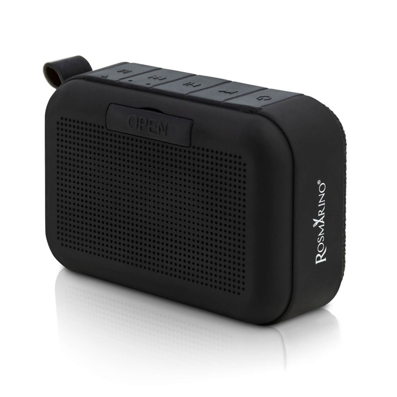 Prenosni Bluetooth zvučnik Blacksmith nudi sjajno bežično audio iskustvo slušanja muzike. Da biste reprodukovali muziku, lako se možete povezati preko Bluetooth-a, priključenog audio kabla za povezivanje ili USB-mikro kabla ili pomoću MicroSD kartice. Zvučnik ima ugrađeni mikrofon za mogućnost handsfree poziva preko Bluetooth-a. Baterija jačine 1200 mAh, koja omogućava reprodukciju muzike do 8 sati, obezbediće izvanredne performanse. Zvučnik je kompatibilan sa svim uređajima koji podržavaju Bluetooth tehnologiju, pomoću kojih svoj mobilni telefon ili tablet možete napuniti i putem USB mikro kabla. Zvučnik je mali i lagan, samo ga ponesite sa sobom i uživajte u muzici gde god da se nalazite.