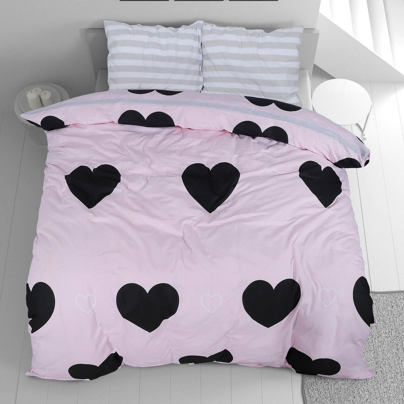 Vreme je za potpuno uživanje u modernim pamučnim posteljinama! Posteljina Rose Hearts od renforce platna, mekane tkanine, jednostavna za održavanje. Neka vas oduševi moderan dizajn sa srcima za udoban i ugodan san. Posteljina je periva na 40 °C.