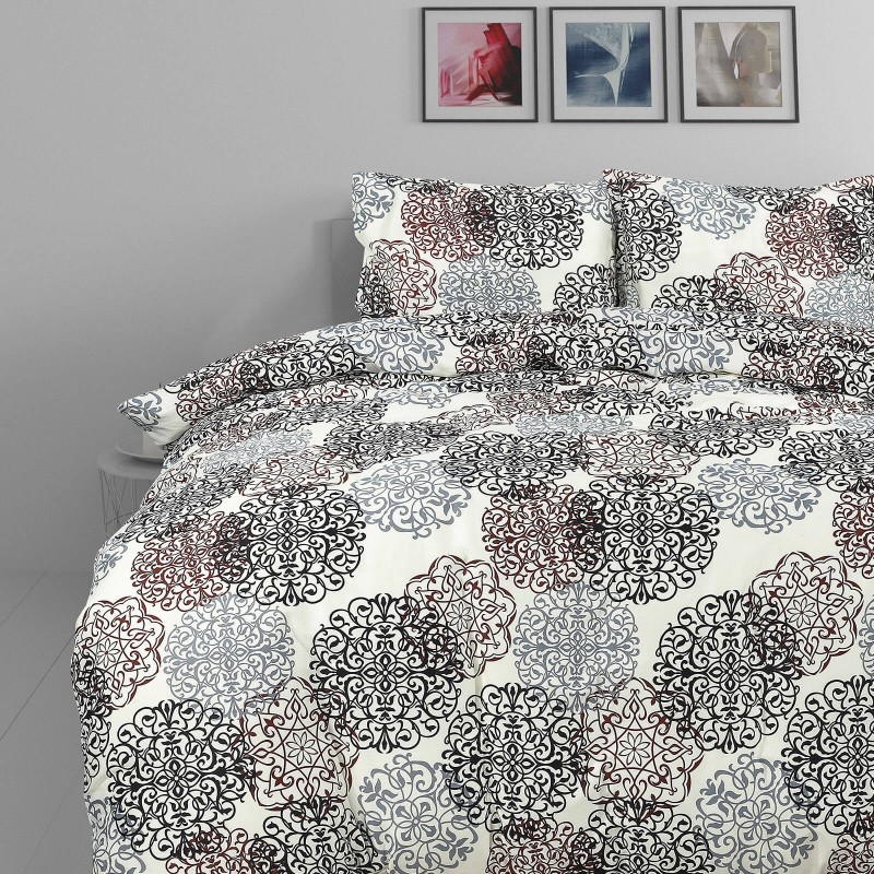 Vreme je za potpuno uživanje u modernim pamučnim posteljinama! Posteljina Desire napravljena je od renforce platna, koje se smatra mekanom tkaninom i lakom za održavanje. Očaraće vas modernim dizajnom sa ornamentalnim dezenom. Posteljina je periva na 40 °C.