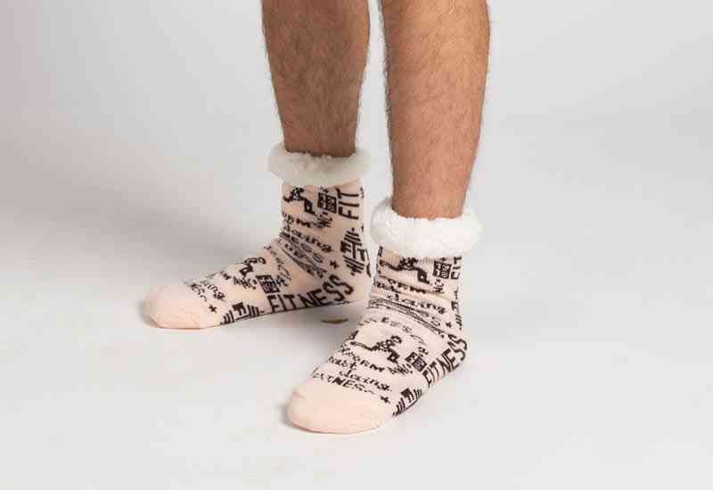 Poklon: meke čarape u istom stilu.
